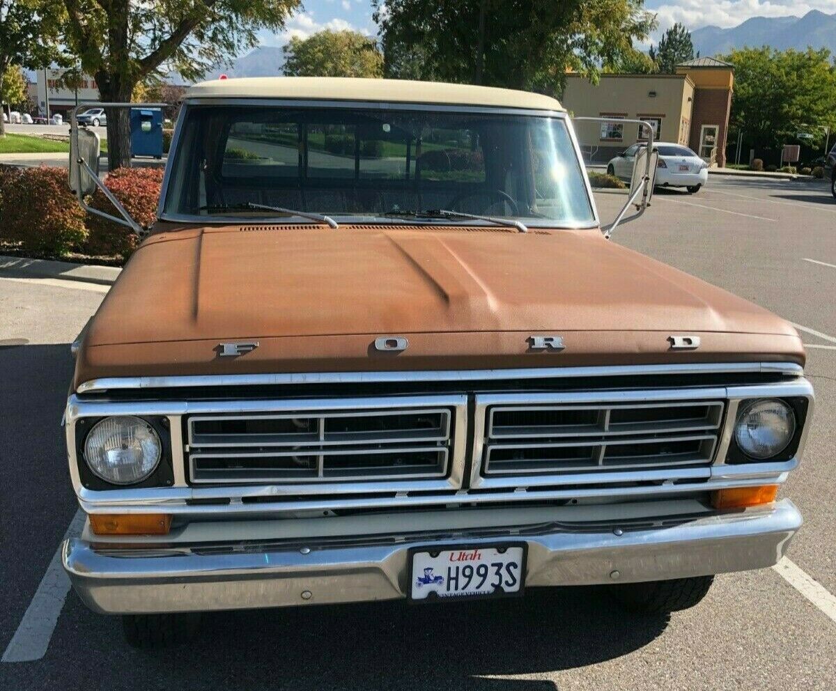 1972 Brown & Cream Ford F-250 Standard Cab Pickup