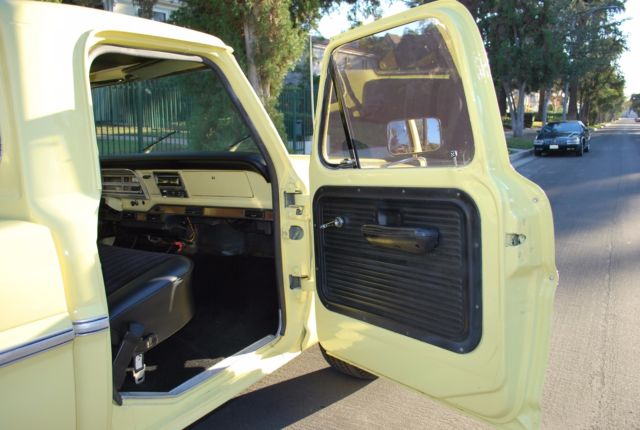 1972 Yellow Ford F-250 Standard Cab Pickup