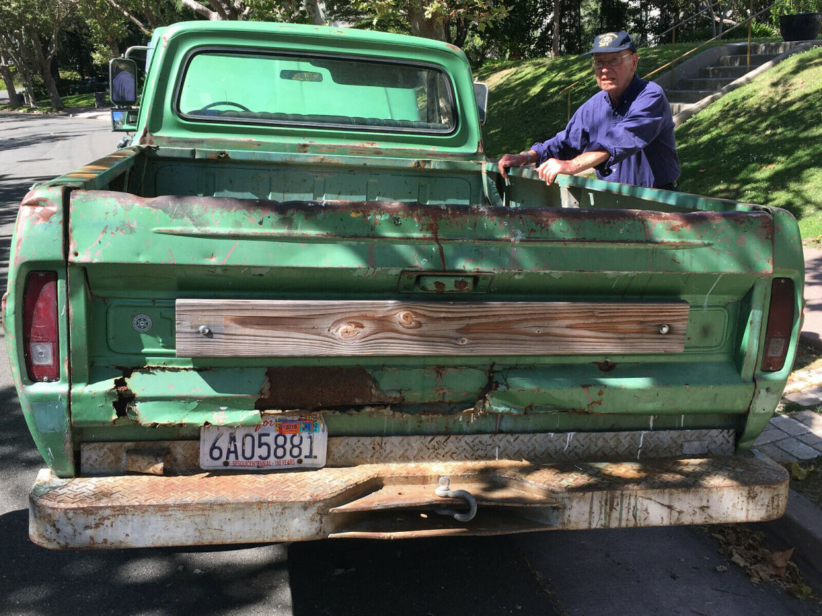 1972 Green Ford F-250 Standard Cab Pickup