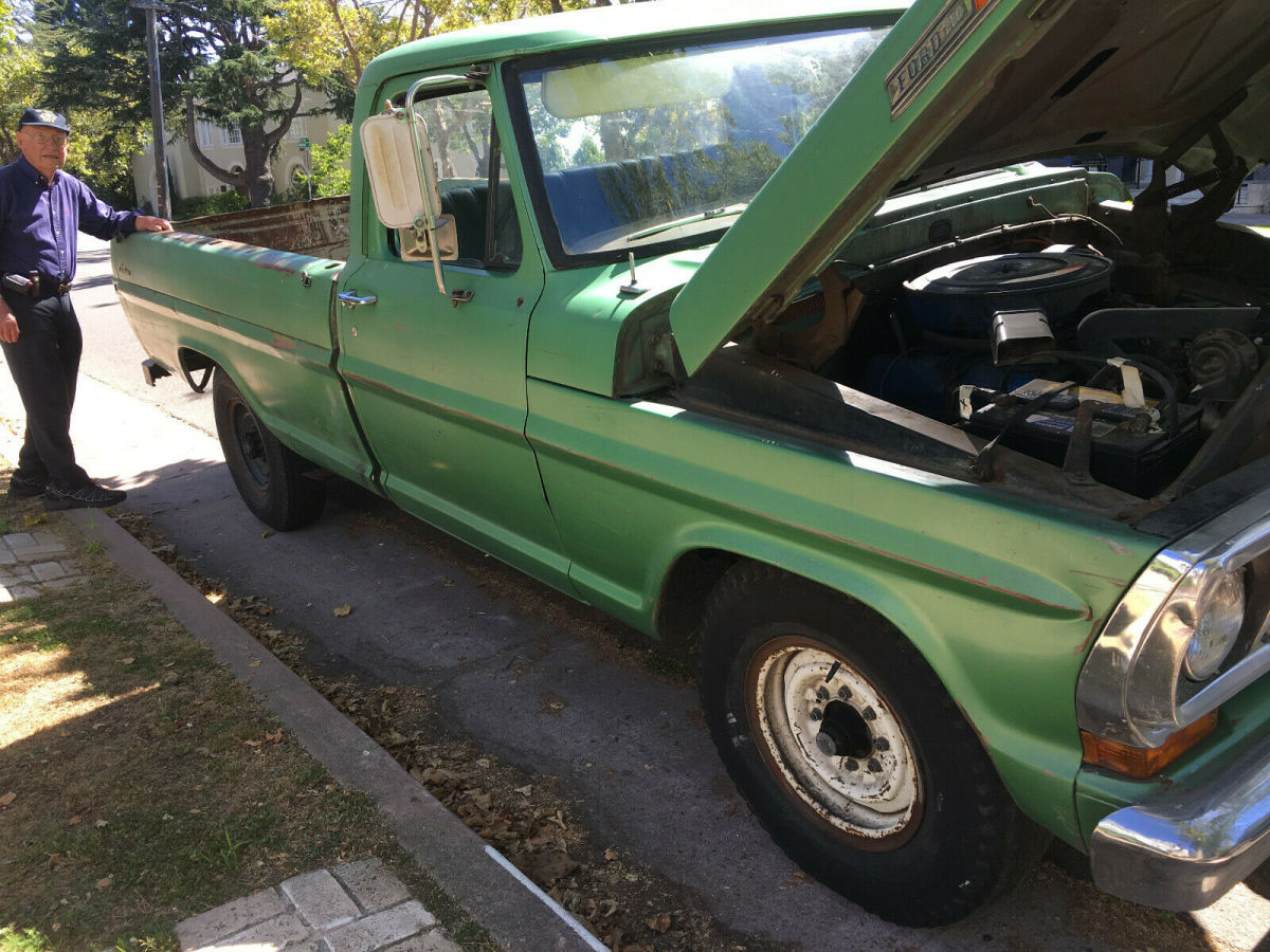 1972 Green Ford F-250 Standard Cab Pickup