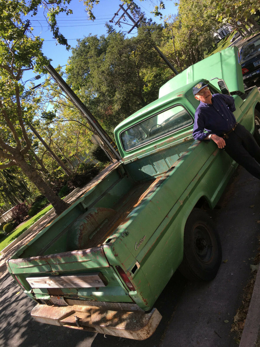 1972 Green Ford F-250 Standard Cab Pickup