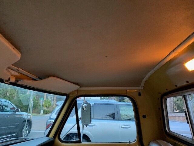 1972 Yellow Ford F-250