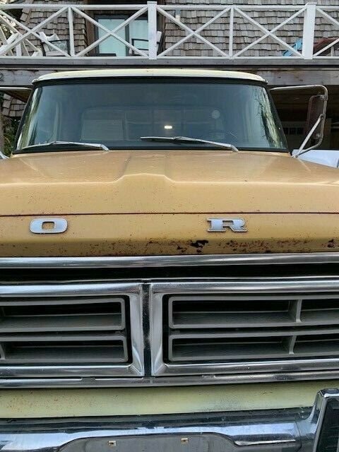 1972 Yellow Ford F-250