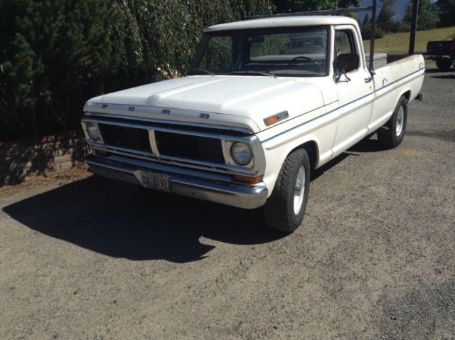 1972 White Ford F-250