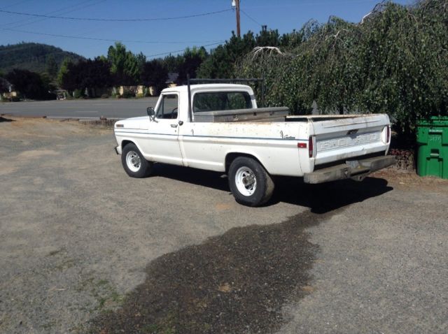 1972 White Ford F-250