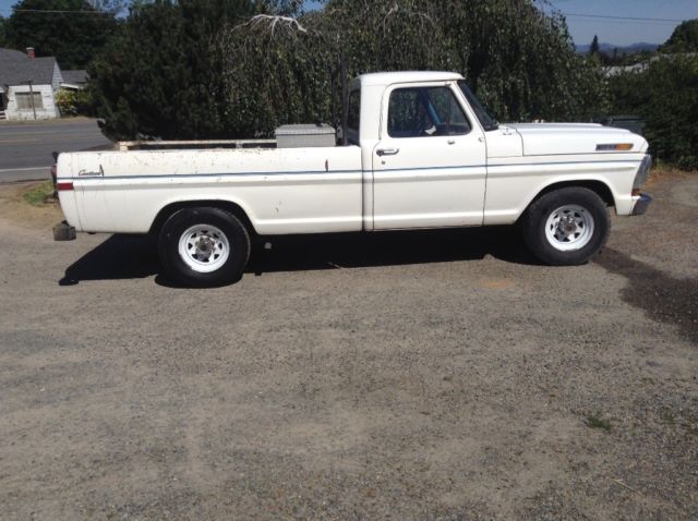 1972 White Ford F-250