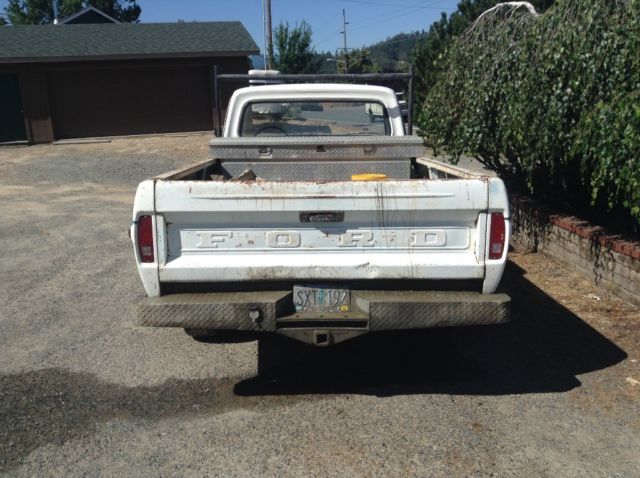 1972 White Ford F-250