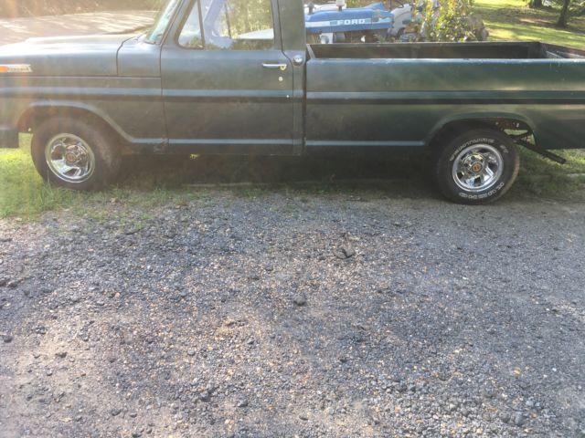 1972 Green Ford F-100 Pickup