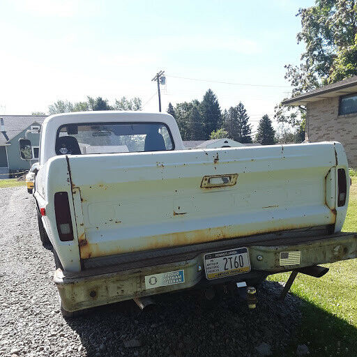 1972 Ford F-100 Standard Cab Pickup