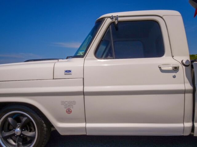 1972 White Ford F-100 Pick Up Truck