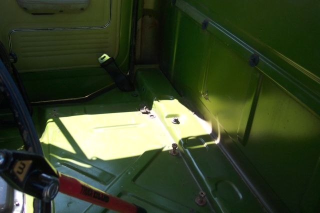 19720000 Green Ford F-250 Standard Cab Pickup