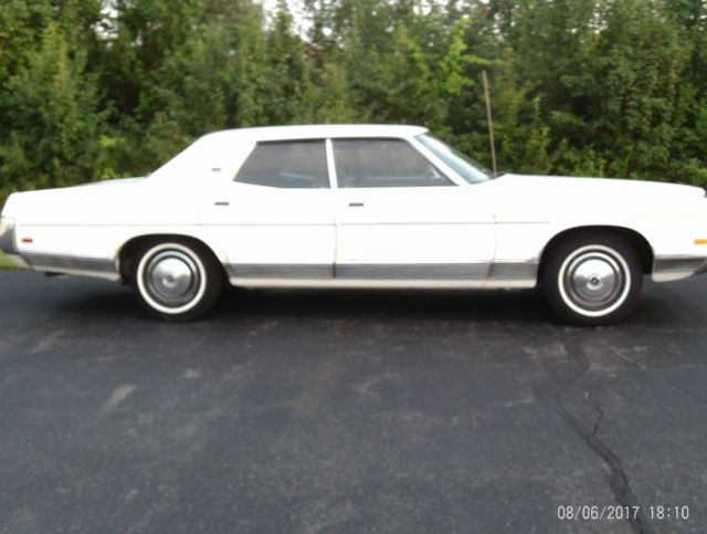 1972 White Ford Crown Victoria Sedan