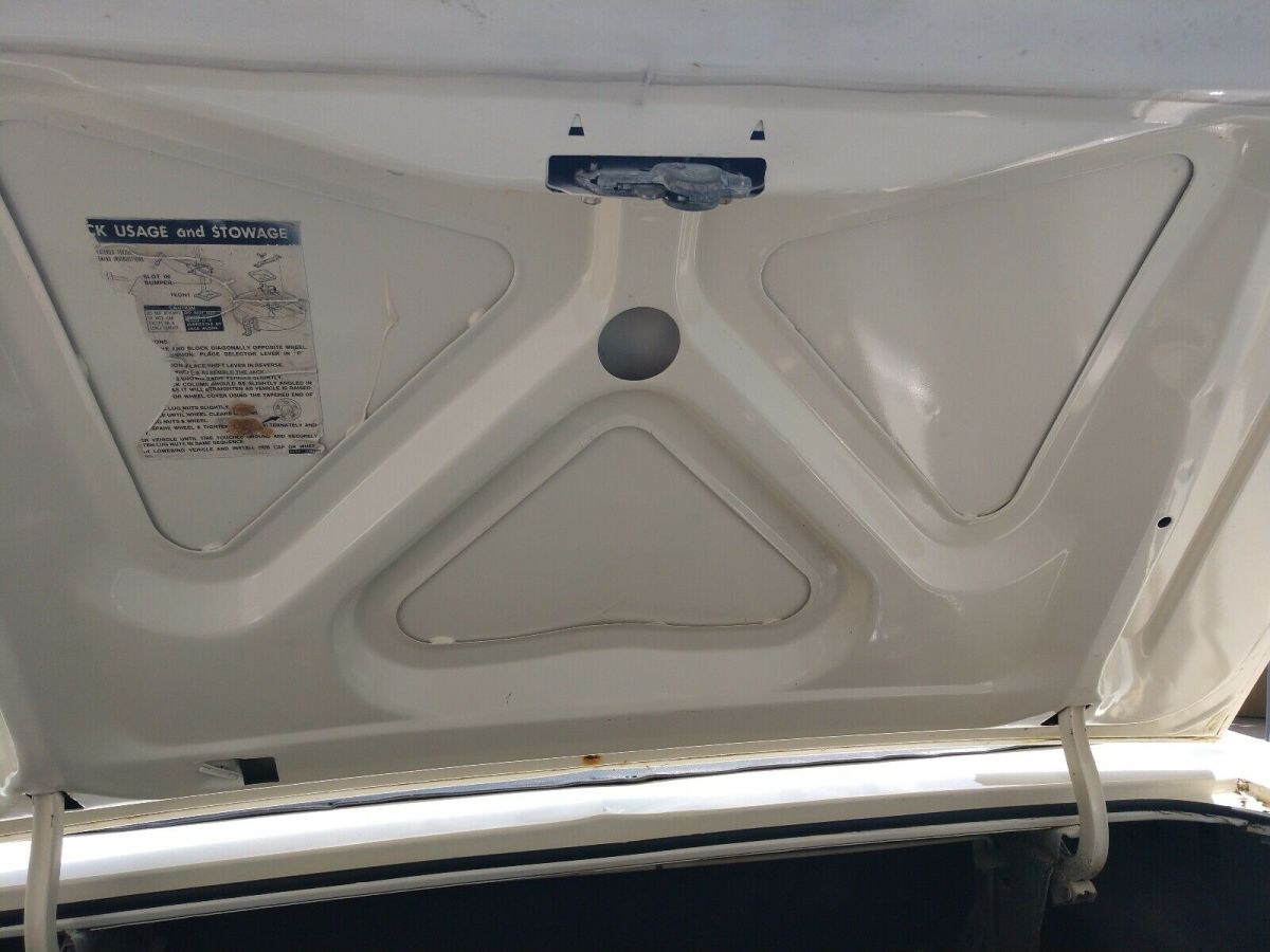 1972 White Ford LTD Convertible