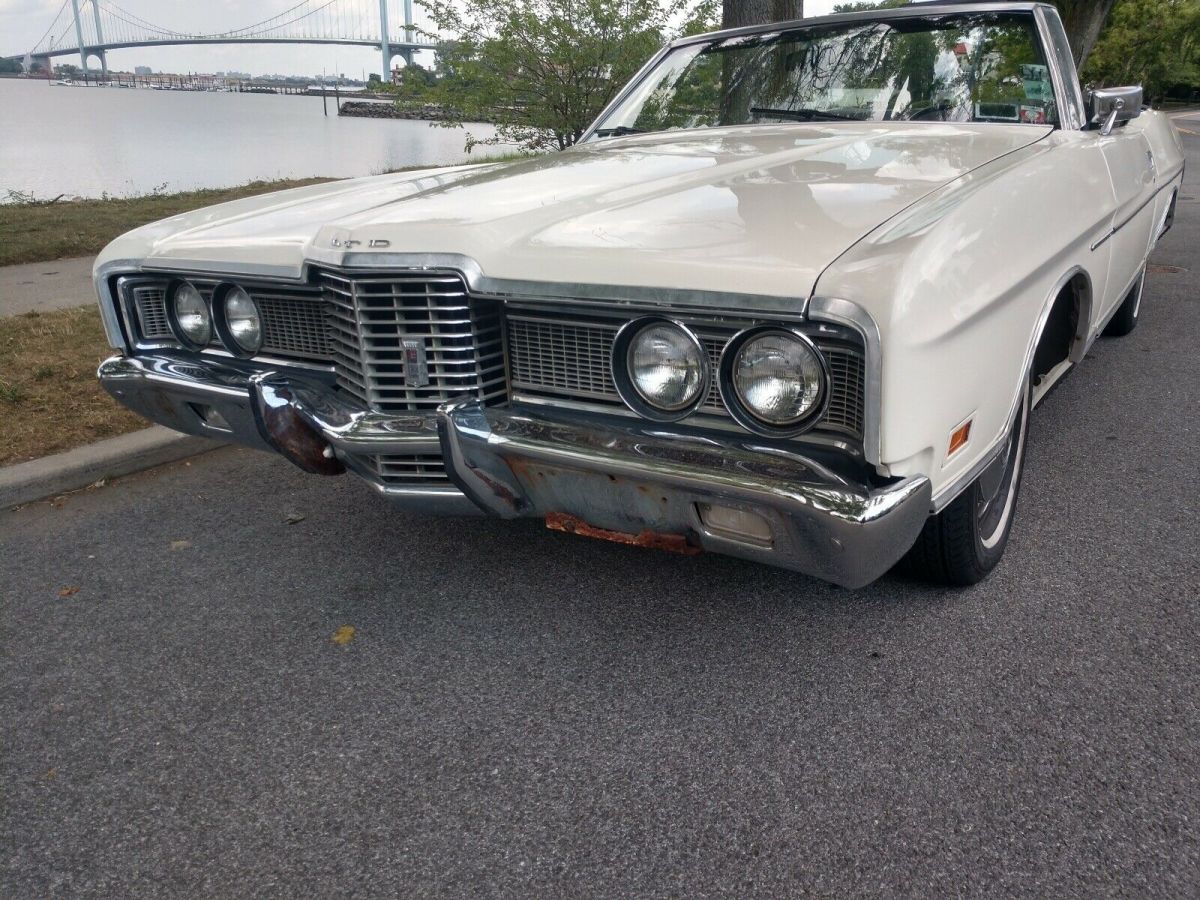 1972 White Ford LTD Convertible