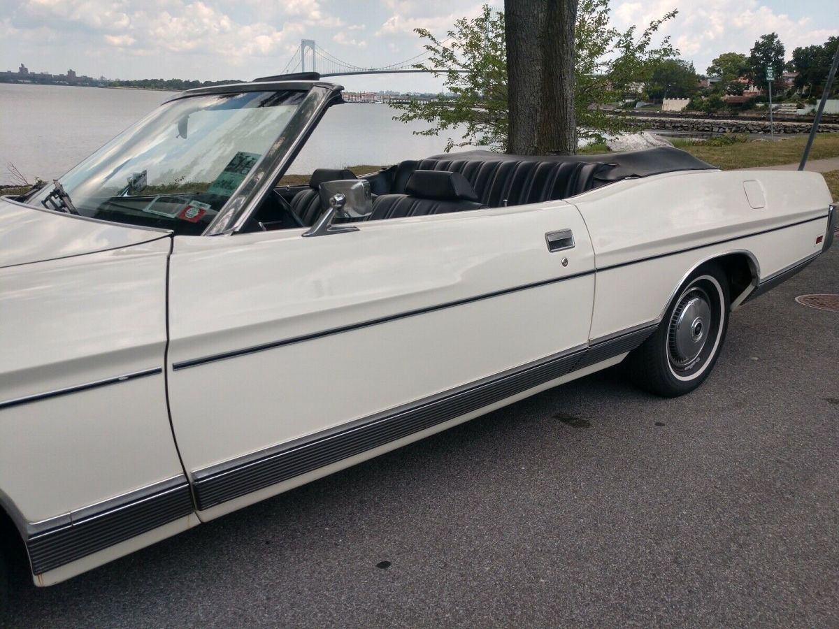 1972 White Ford LTD Convertible