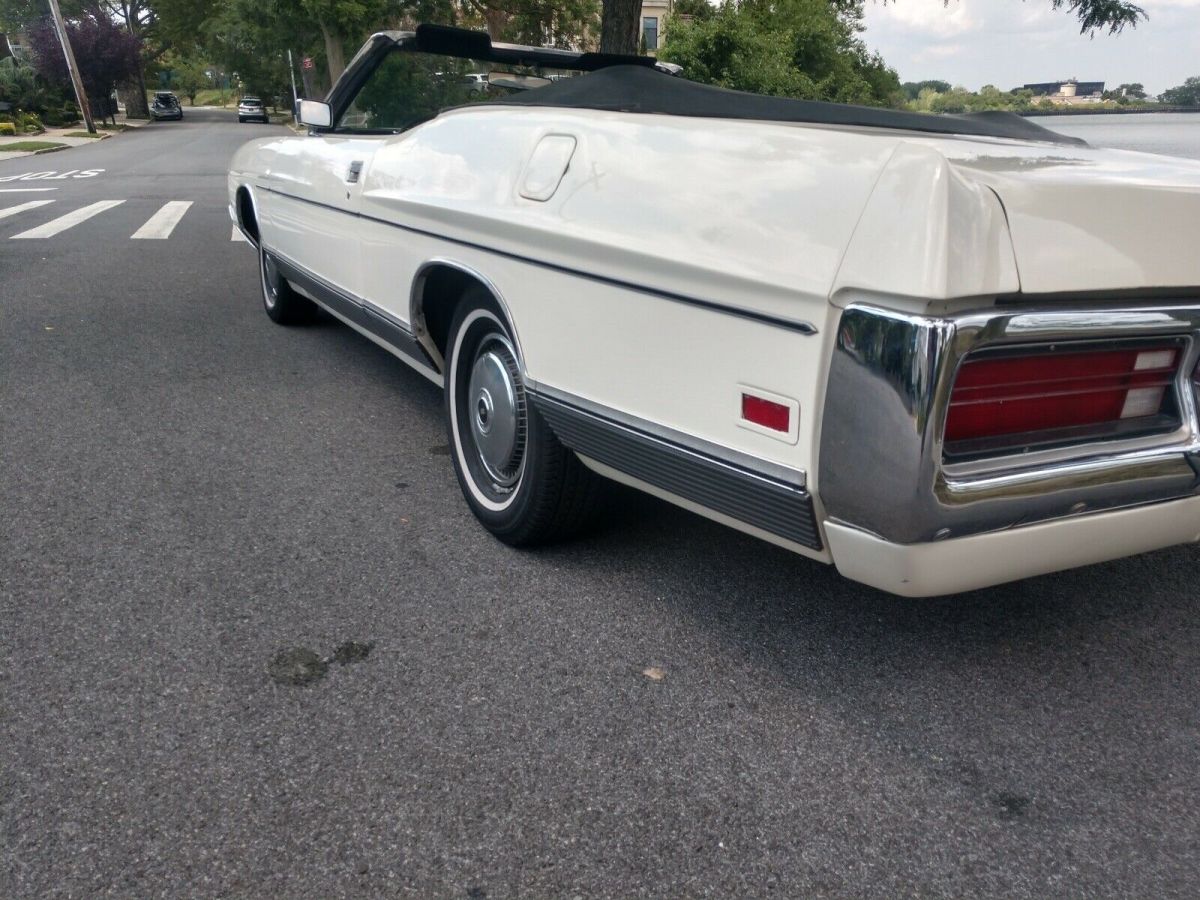 1972 White Ford LTD Convertible