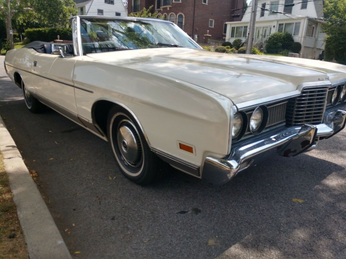 1972 White Ford LTD Convertible
