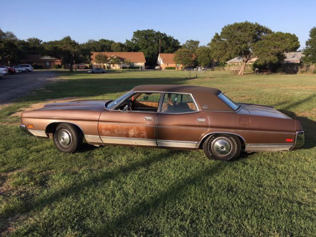 1972 Brown Ford LTD Sedan