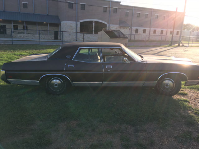 1972 Brown Ford LTD Sedan