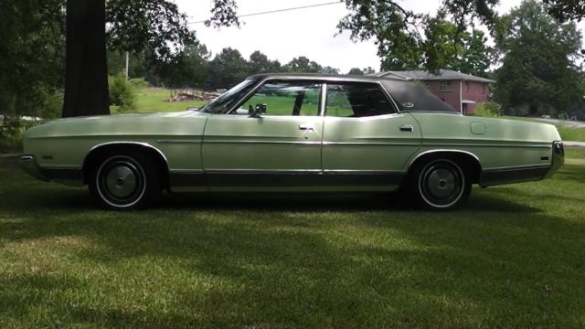 1972 Green Ford LTD Sedan