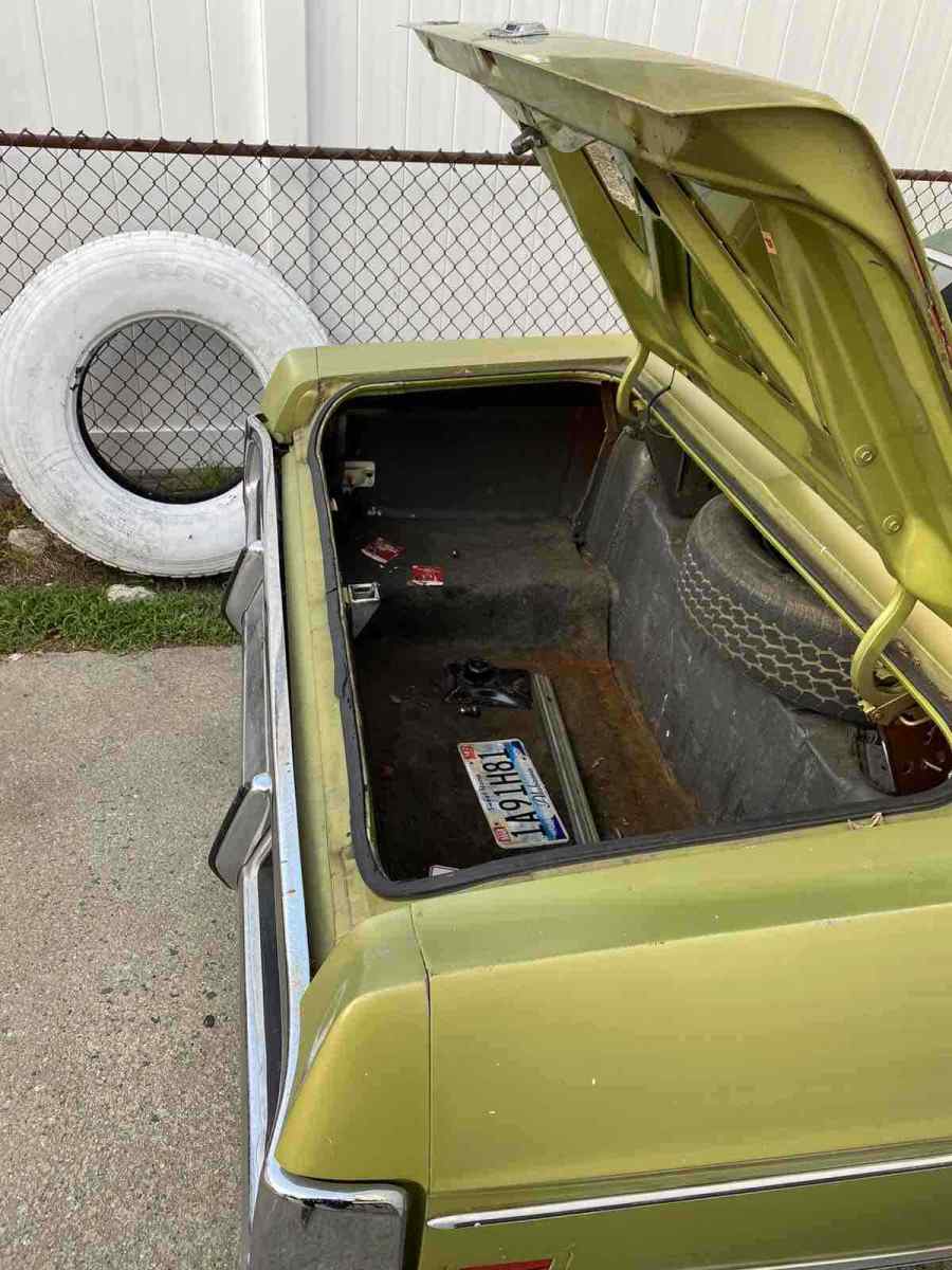 1972 Green Ford LTD Sedan