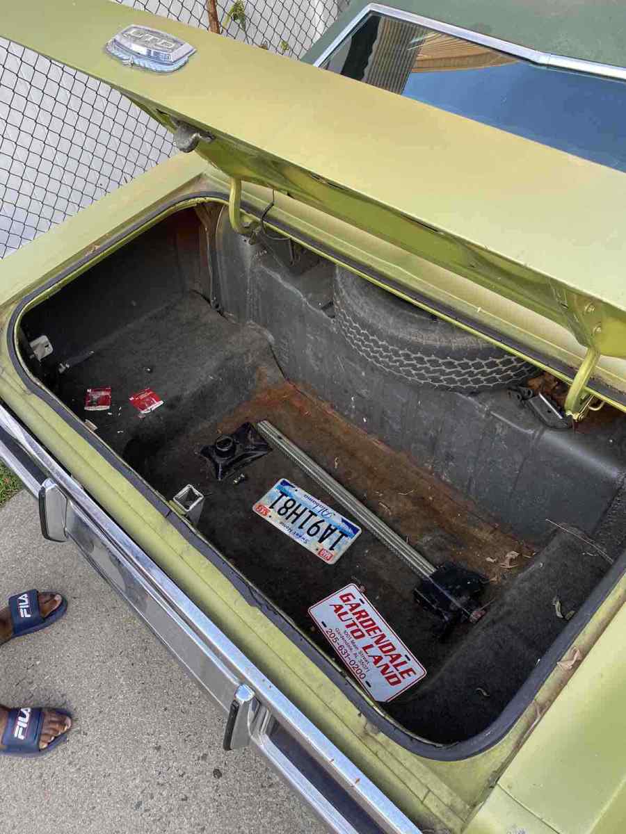 1972 Green Ford LTD Sedan