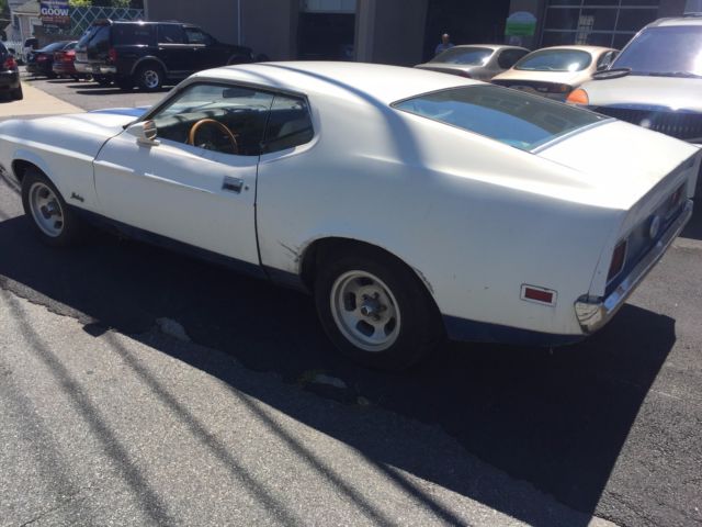 1972 White Ford Mustang