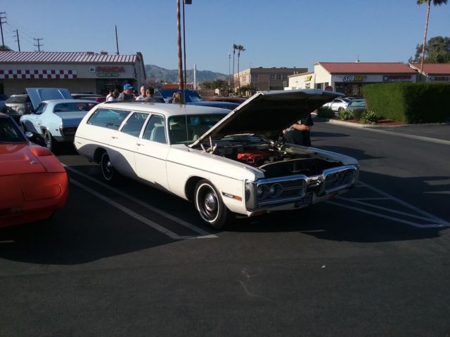 1972 White Plymouth Fury Wagon