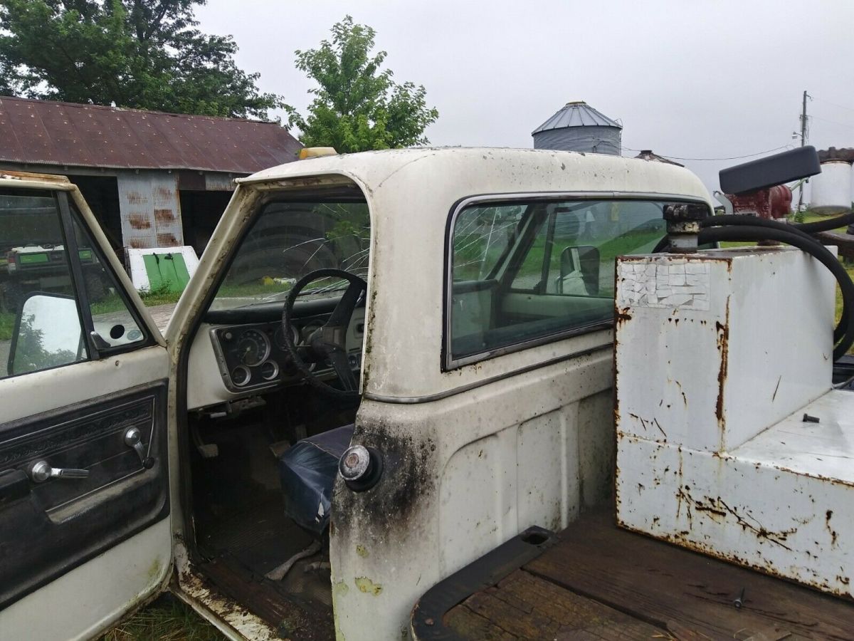 1972 GMC C2500 Standard Cab Pickup