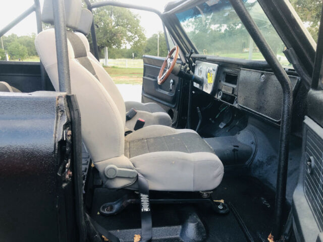 1972 Black GMC Jimmy C/K 1500 --