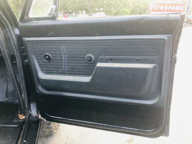 1972 Black GMC Jimmy C/K 1500 --