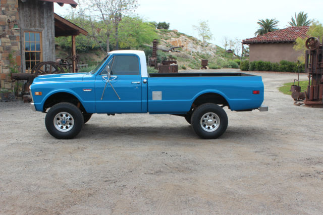 1972 Blue & White GMC Sierra 2500 Long Bed Pickup