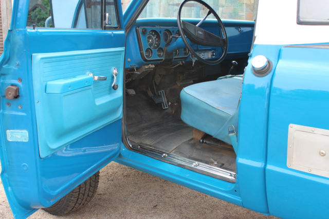 1972 Blue & White GMC Sierra 2500 Long Bed Pickup