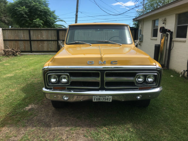 1972 Yellow Chevrolet C-10