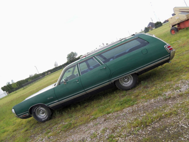 1972 Green Chrysler Town &- Country Wagon