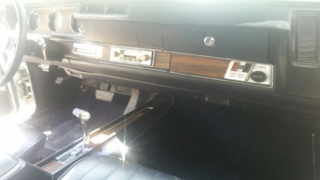 1972 White Oldsmobile Cutlass Convertible