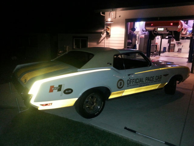 1972 White Oldsmobile 442 Coupe