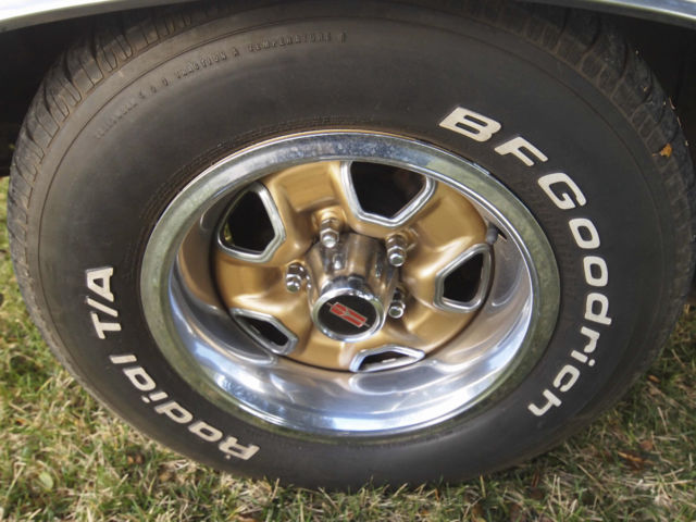 1972 White Oldsmobile 442 Coupe