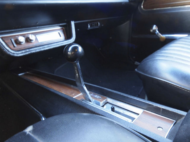 1972 White Oldsmobile 442 Coupe