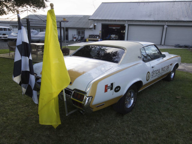 1972 White Oldsmobile 442 Coupe