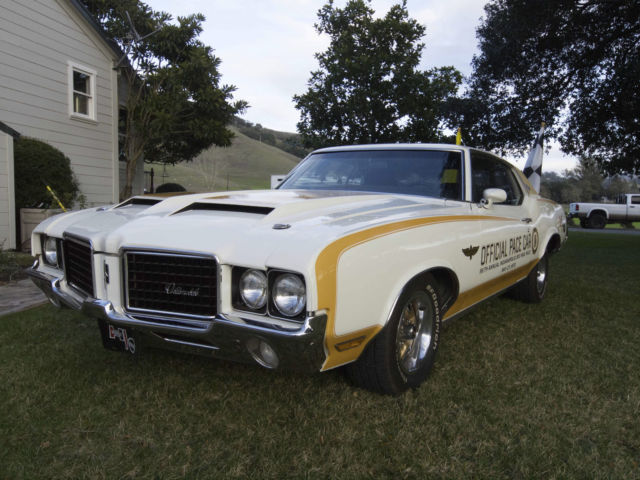 1972 White Oldsmobile 442 Coupe