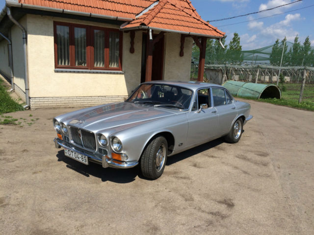 1972 Silver-metal Jaguar XJ6 U/K