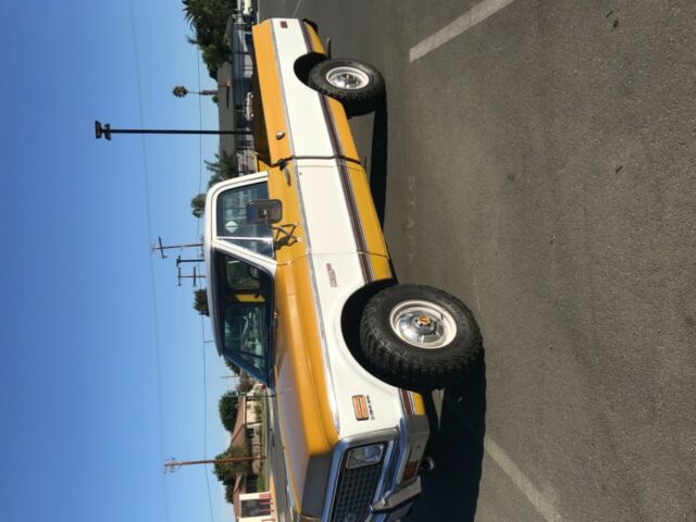 1972 Ochre/ white Chevrolet Cheyenne Standard Cab Pickup