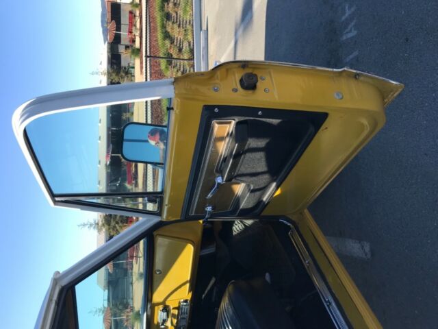 1972 Ochre/ white Chevrolet Cheyenne Standard Cab Pickup