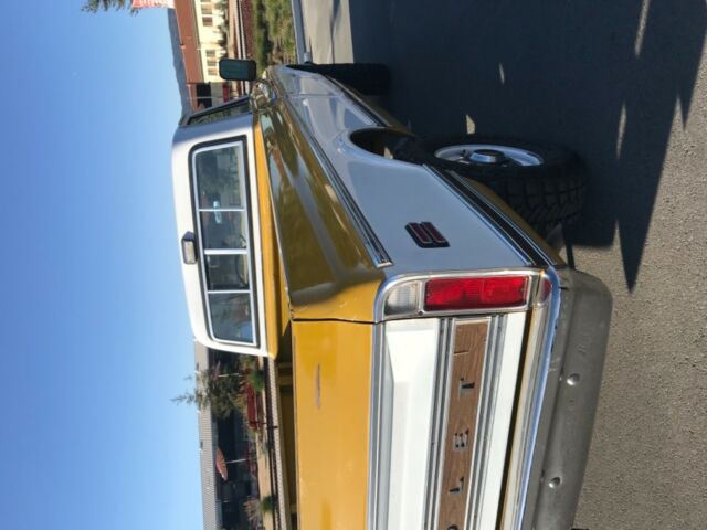 1972 Ochre/ white Chevrolet Cheyenne Standard Cab Pickup
