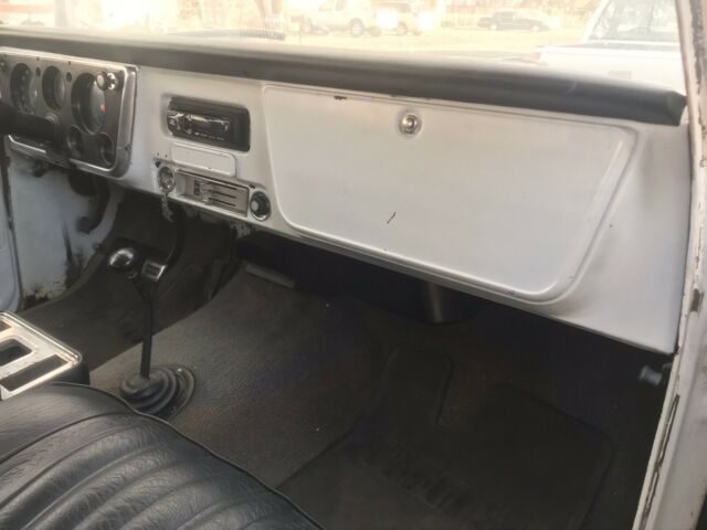 1972 White Chevrolet Blazer SUV