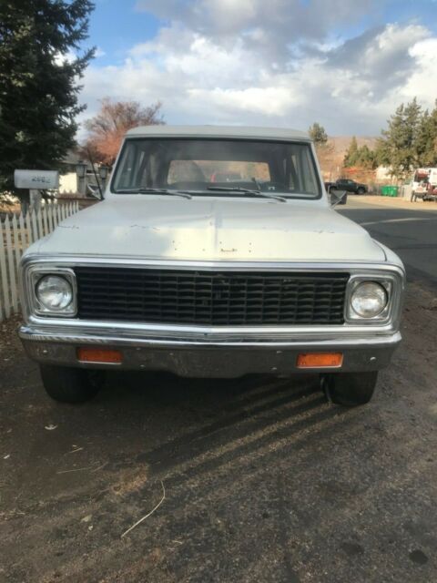 1972 White Chevrolet Blazer SUV
