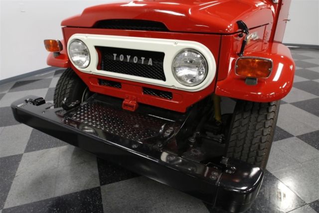 1972 Red Toyota FJ40