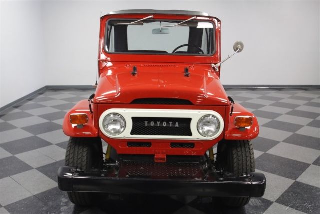 1972 Red Toyota FJ40