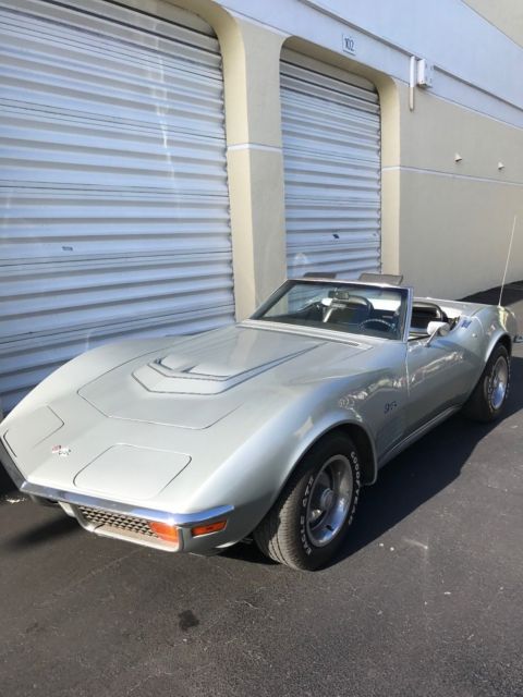 1972 Silver Chevrolet Corvette